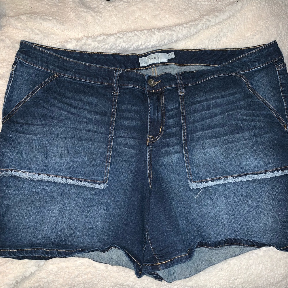 Plus size 28 Torrid denim shorts